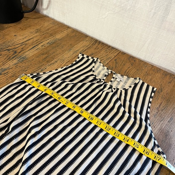 Hoss Intropia striped sleeveless top - size S🖤 - Picture 3 of 8